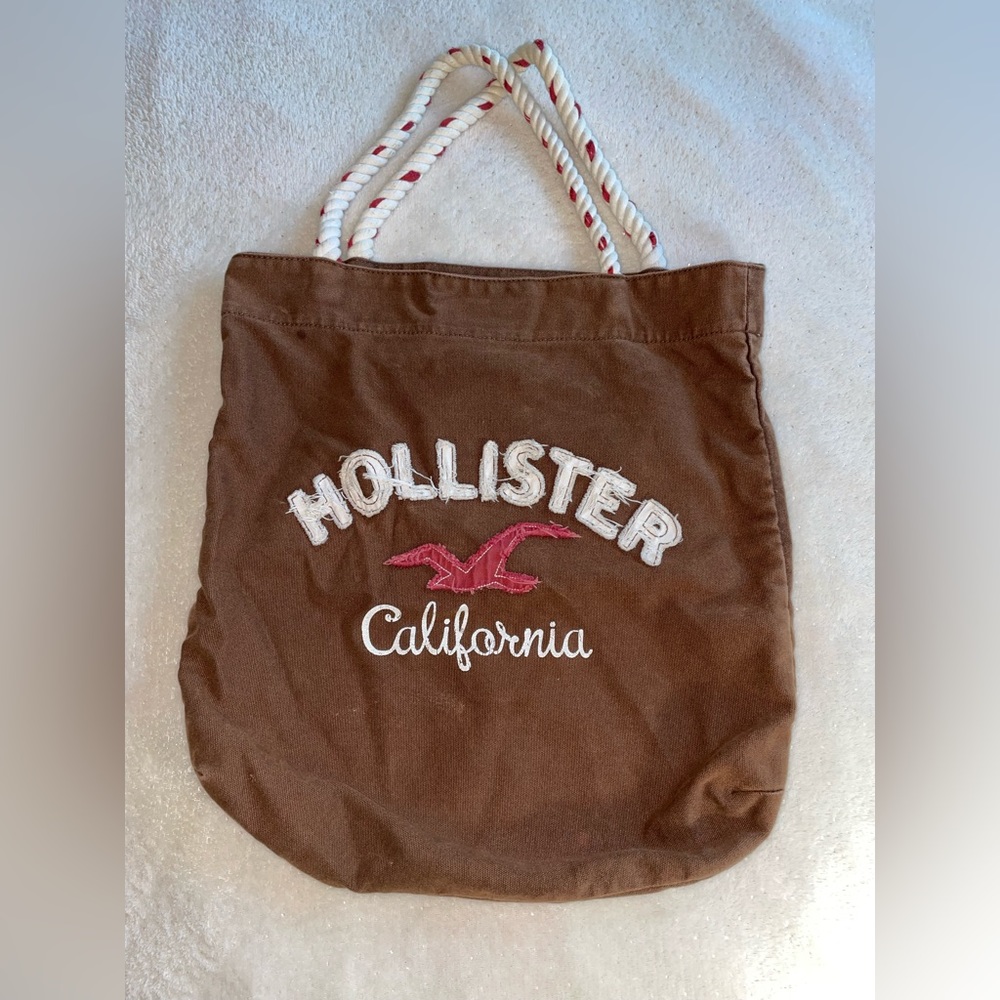 Vintage Hollister Bag . In pretty good condition.